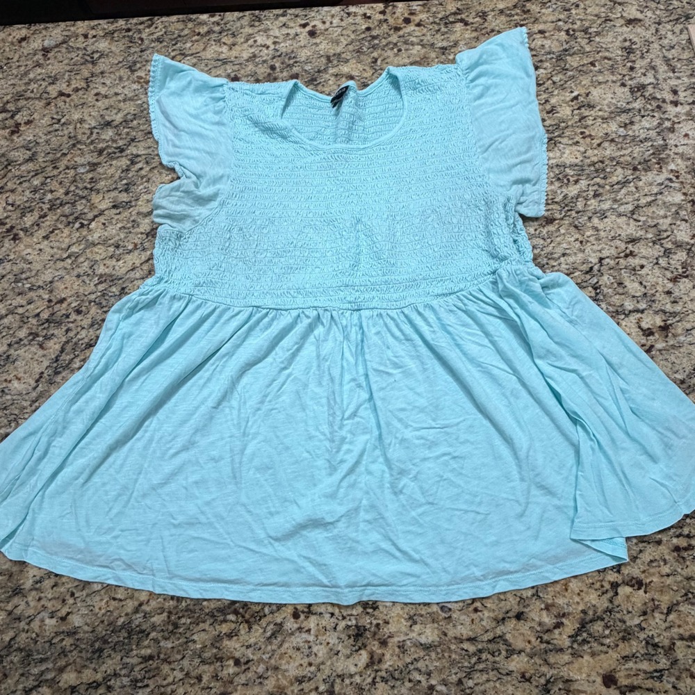 Torrid Women 4 Plus Light Blue Smocked Babydoll Flutter Sleeve Peplum Top Blouse